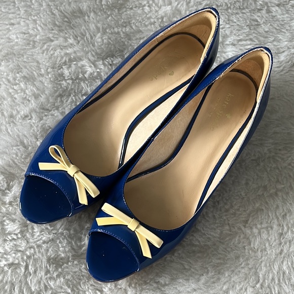 Kate spade royal blue patent peep toe wedge pump sz 9.5M - Picture 3 of 14